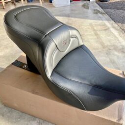 Saddlemen Roadsofa CF Carbon Fiber 2-Up Seat