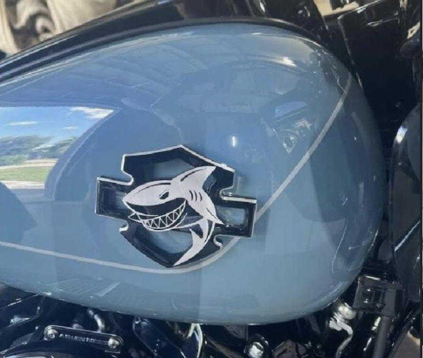 SHARK Custom Gas Tank Aluminum Emblems For Touring 2024+ BLACK & RED - Image 9
