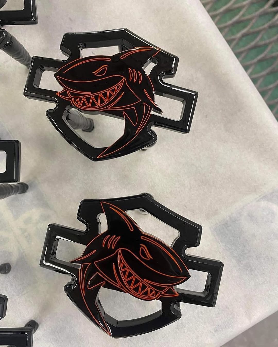 SHARK Custom Gas Tank Aluminum Emblems For Touring 2024+ BLACK & RED - Image 4