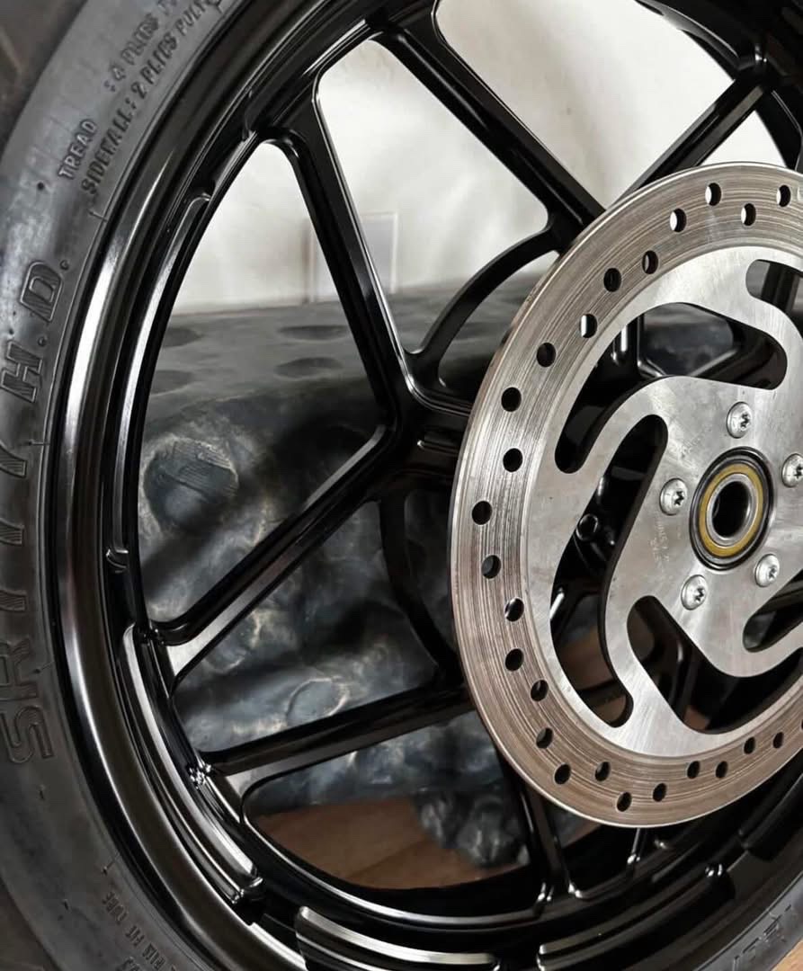 Arlen Ness 21” Front Wheel – Like New - Image 3